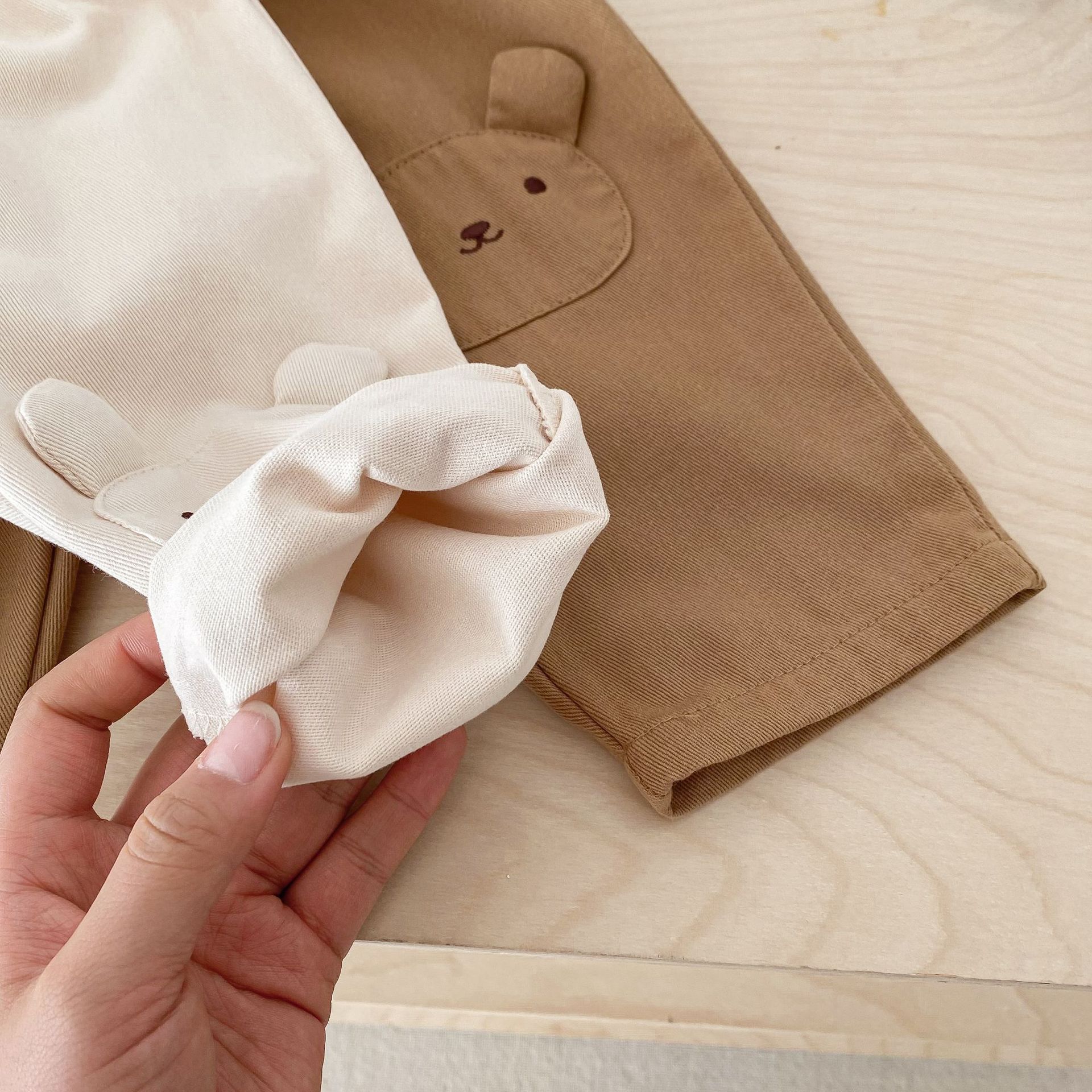 Children's little bear casual pants, 0-5 years old spring boys' three-dimensional cute long pants, girls' super cute solid color pants AK162 Specification image