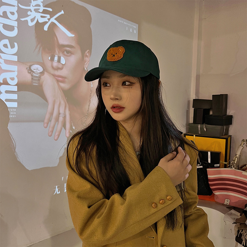 Dark green bear baseball cap for girls, cute Japanese-style student face show, small sun protection and shade cap with a curved brim details Picture