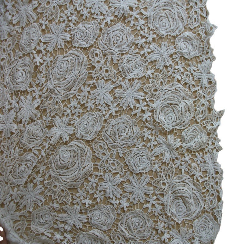 Embroidery, hollowed-out fabric, lace trim, large wheels, milk silk, water-soluble, full embroidered fabric, roses Item Picture