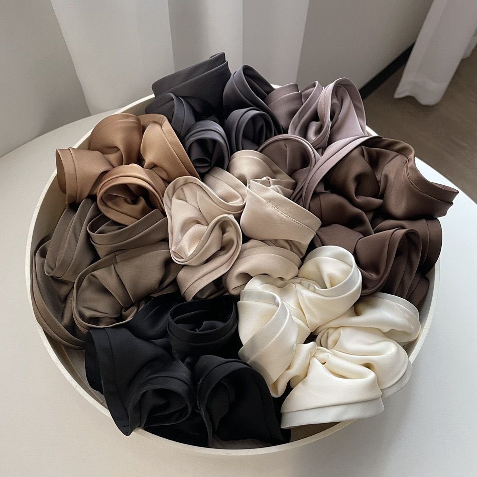 French Design Sense Of Advanced Wooden Ear Edge Large Hair Circle Ins Sense Satin Head Rope Female Simple Temperament New Hair Rope