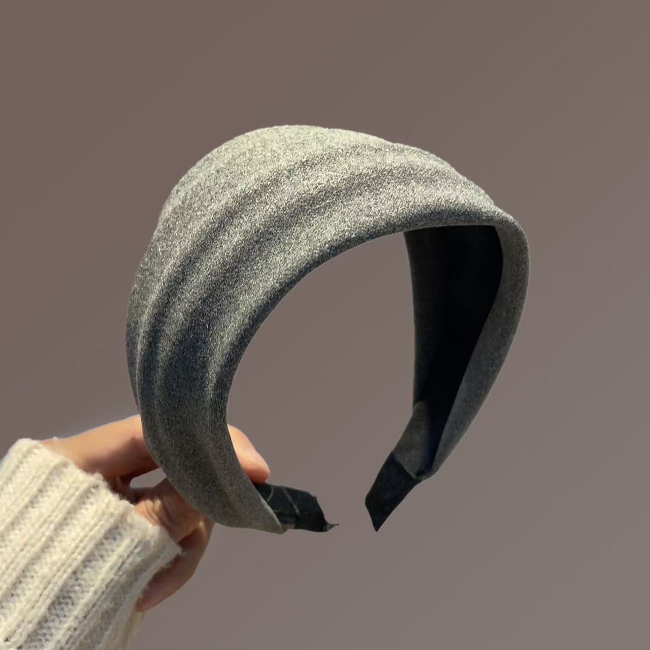 Pumpkin brown for whitening autumn and winter knitted wide-brimmed hairband 24 new style hairpin headband high head band Elegant headband for women Application Scenario