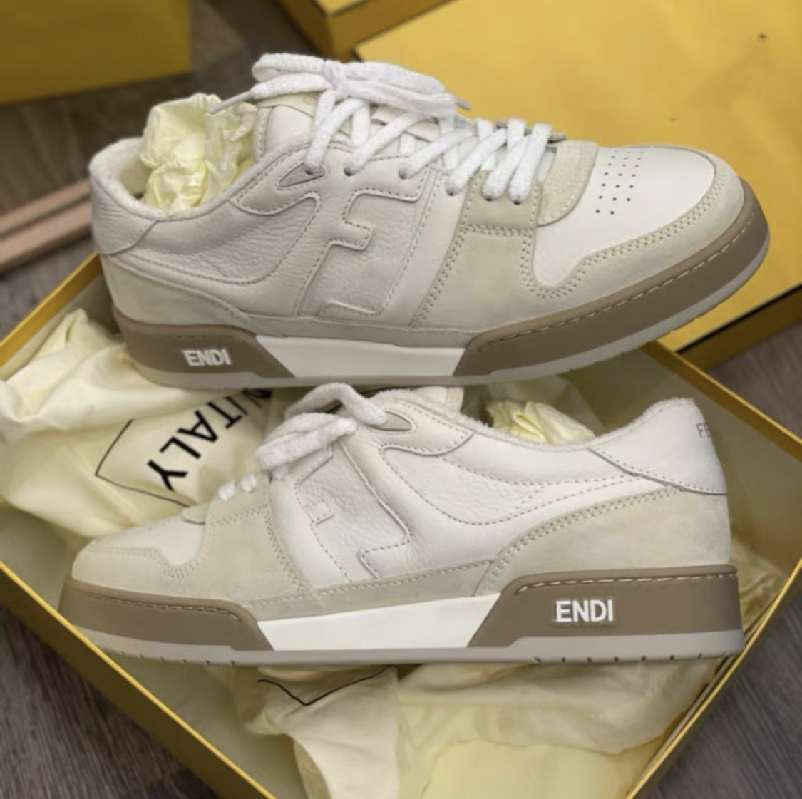 High-version F match suede board shoes for women, flat flat with lace-up and patchwork genuine leather white sneakers, unisex German training shoes