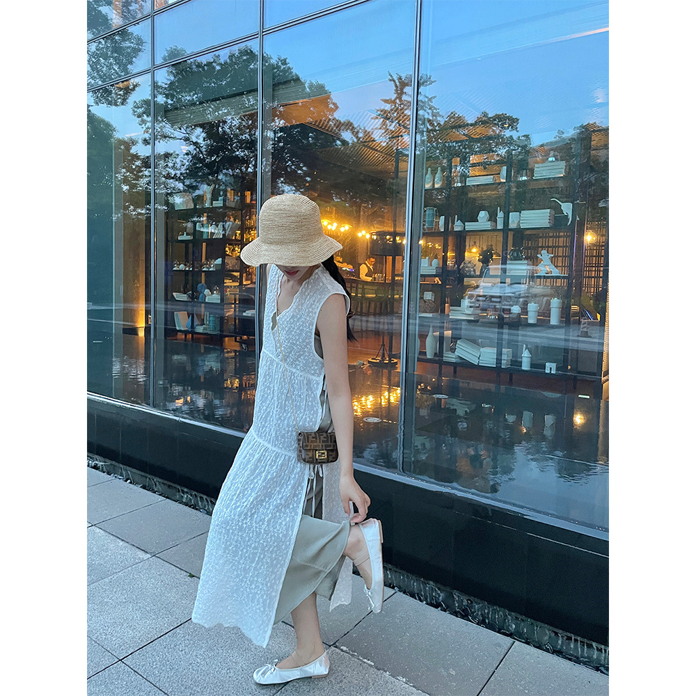 Zichuan Temperament Embroidery French sleeveless Lace Blouse Dress 2024 Summer Korean Style Simple Halter Dress 9152