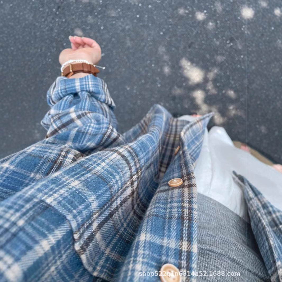 The frosted blue checkered shirt for women in spring and autumn is a retro loose and casual long-sleeved shirt. It's a trendy couple's light jacket Specification image