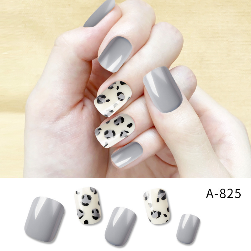 Wholesale of wearable nail patches, false nail patches, wearable nail patches, square head short nail patches, finished nail products, exclusively for foreign trade Application Scenario