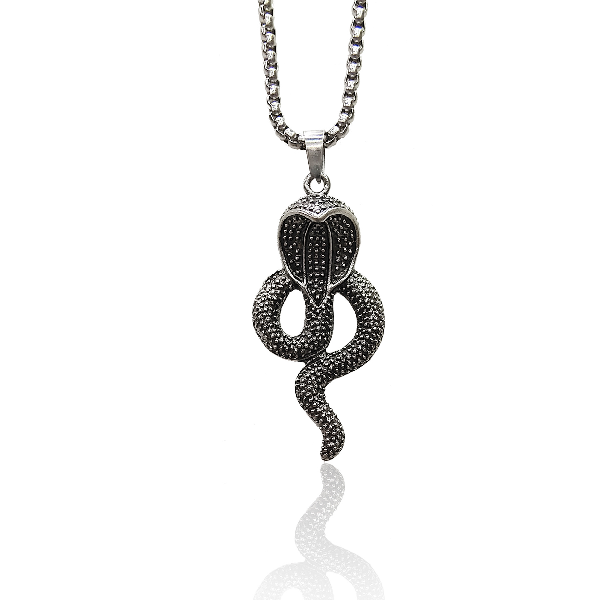Net Red Men's Necklace Europe And The United States Military Brand Necklace Sweater Chain Stainless Steel Necklace King Cobra Pendant Wholesale
