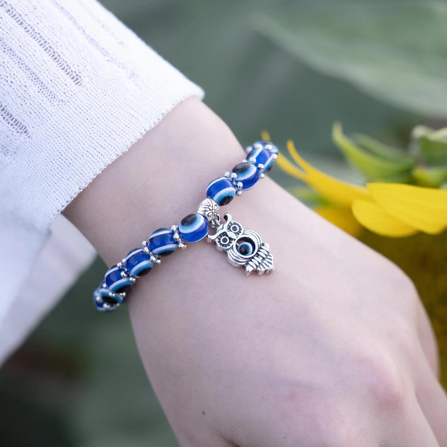Amazon cross-border best-selling retro blue 8mm Devil's Eye resin beaded elastic bracelet for men and women friendship bracelet details Picture