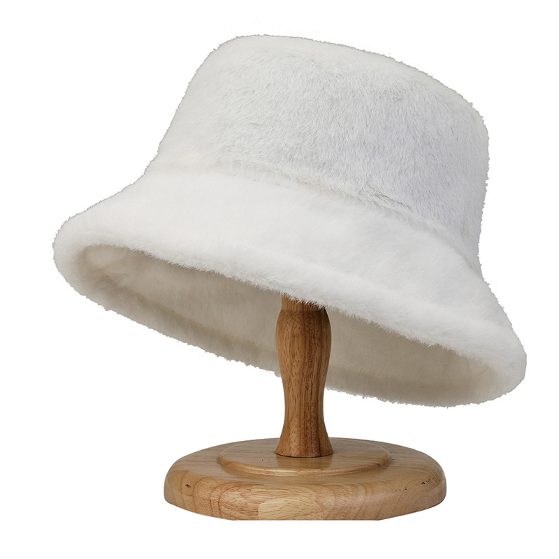 In autumn and winter, a thickened and warm Korean-style fisherman's hat is added to make your face look slimmer. It's a women's cold-proof and ear-protecting large-head woolen hat for trendy warmth Item Picture