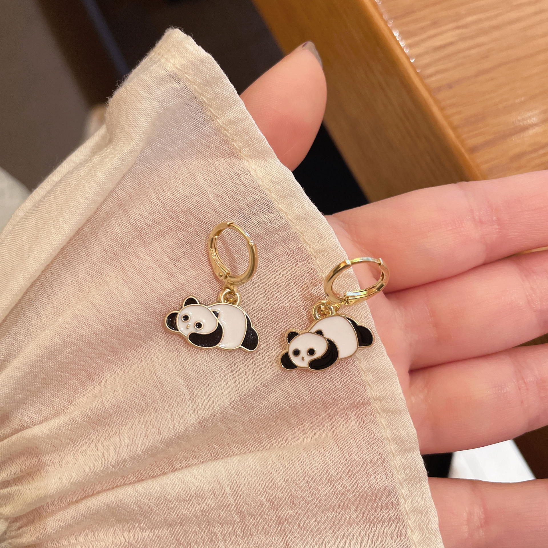 儿童耳饰实物图