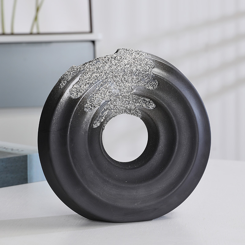 2025 European-style light luxury retro round creative ceramic vase, simple bedroom home entrance flower arrangement, handicraft vase, home decoration Application Scenario