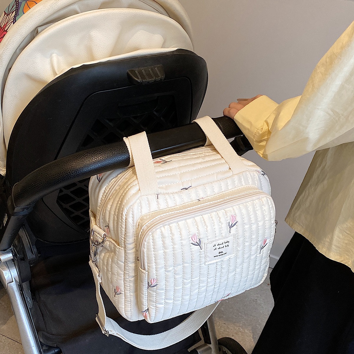 Korean Version Of The Mother Bag Polyester New Bear Embroidery Mother And Child Bag Large Capacity Out Of The Mother Shoulder Crossbody Bag Cross-Border Specification drawing