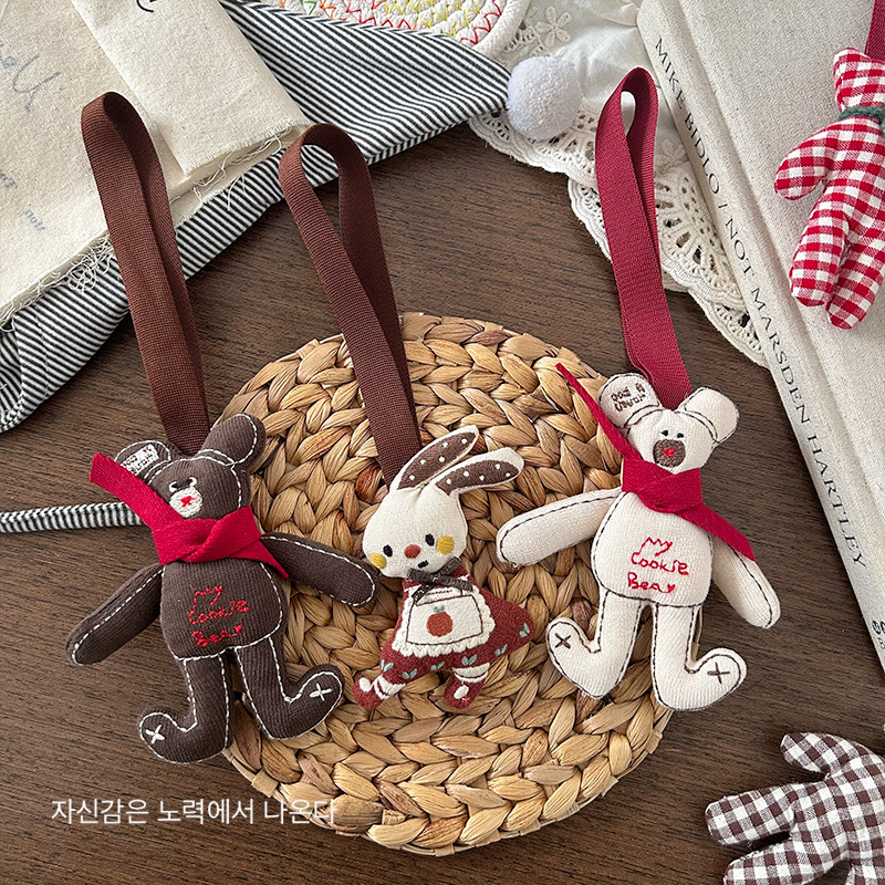 New Korean cartoon cute bear pendants, soft girl three-dimensional fabric clothes, bags, keychains, pendants and accessories Application Scenario