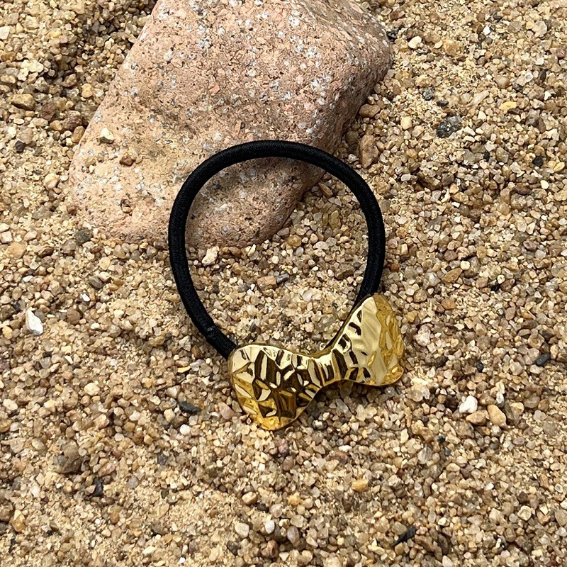 Cross-border explosive metal butterfly high elastic hair tie design simple hair tie back head hair tie Application Scenario