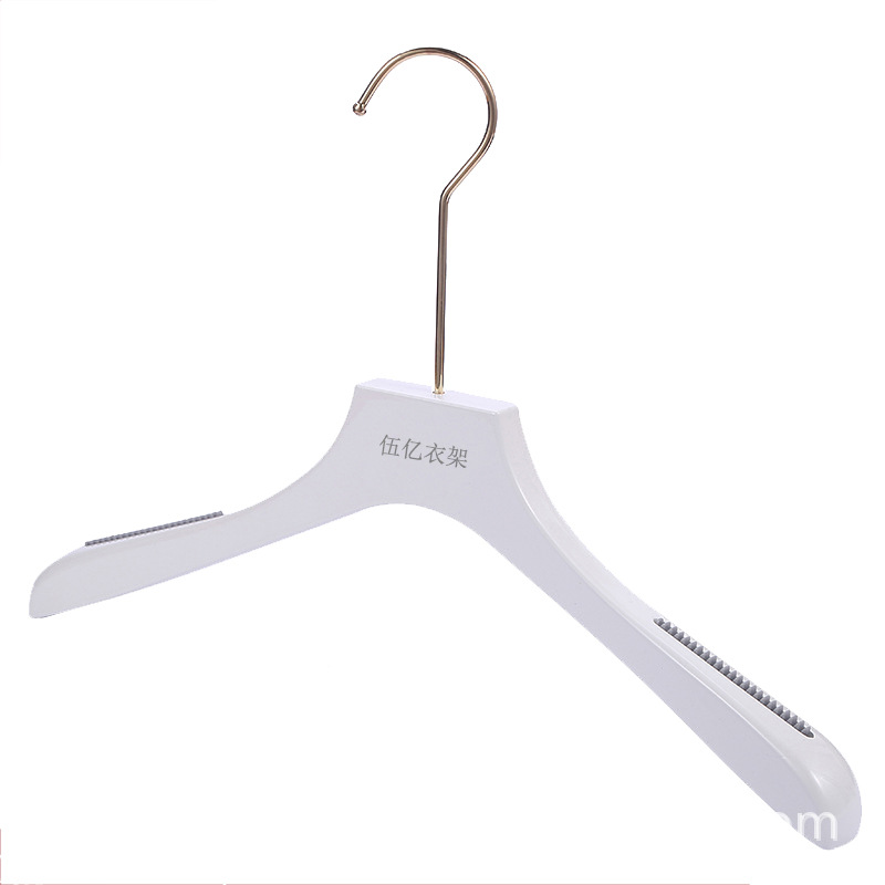High-End Clothing Store Plastic Hanger Imitation Wood Grain Clothes Hook Can Be Changed Logo Laser Printing Antique Thick Non-Slip Application Scenario