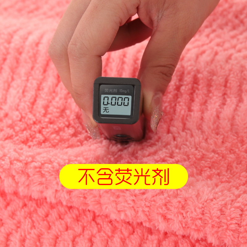 Thickened coral fleece bath towel set, solid color auspicious pattern, soft and absorbent adult beach towel set wholesale Application Scenario