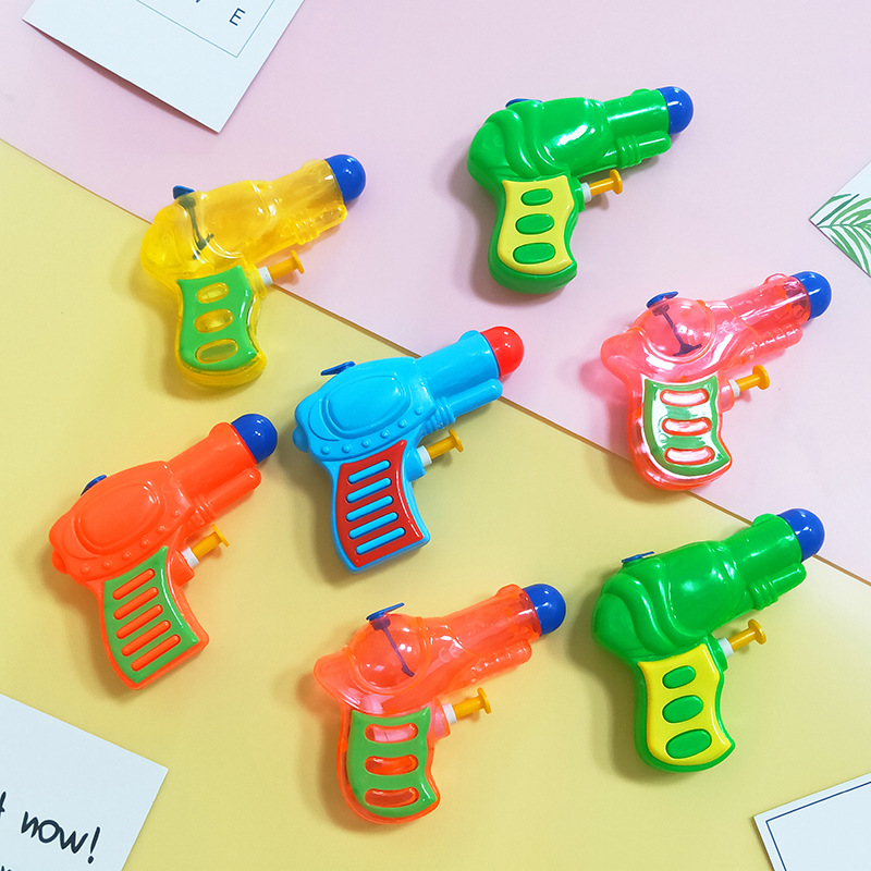 Mini water gun, the same water gun as Running Man, is a summer outdoor children's water play toy and a small interactive game for kindergartens