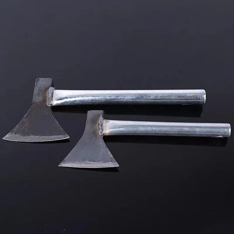 Factory direct sales of axes, household firewood splitting tools, all-steel outdoor tree cutting firewood tools, and small woodworking axes Application Scenario