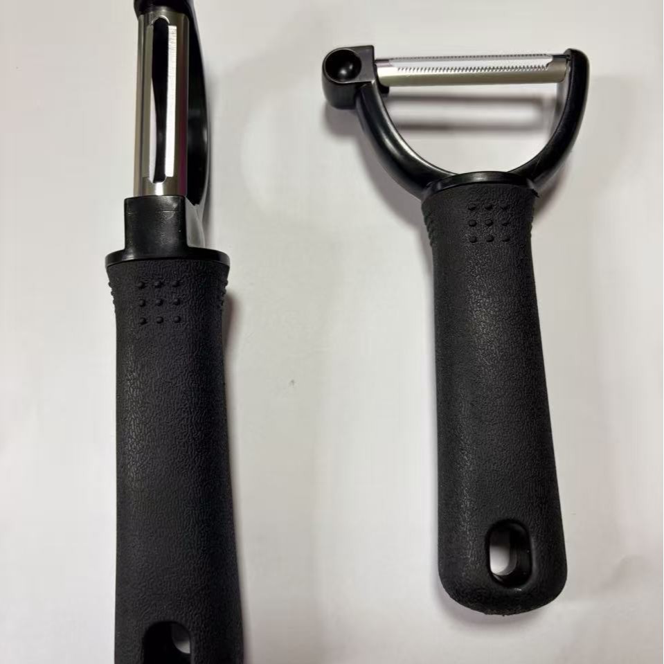Rubber and plastic handle stainless steel flat-head and Y-head peelers, apple peelers, potato peelers, melon peelers. Small kitchen