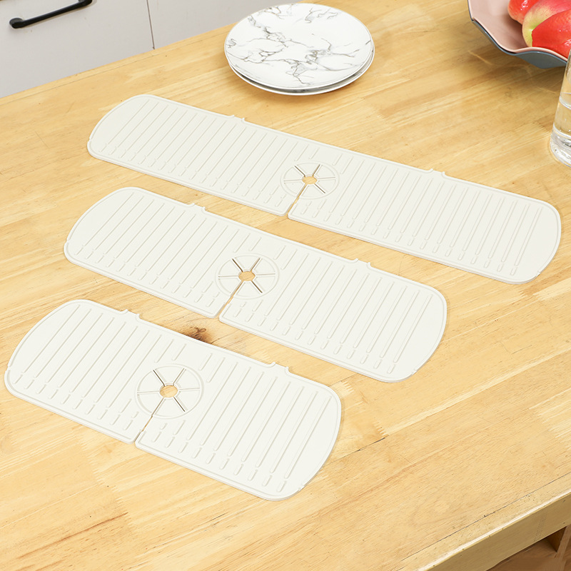 Silicone water-draining pad, faucet splash-proof, household anti-slip and heat-insulating countertop, soap pad, cup pad, hand splash-proof pad Application Scenario