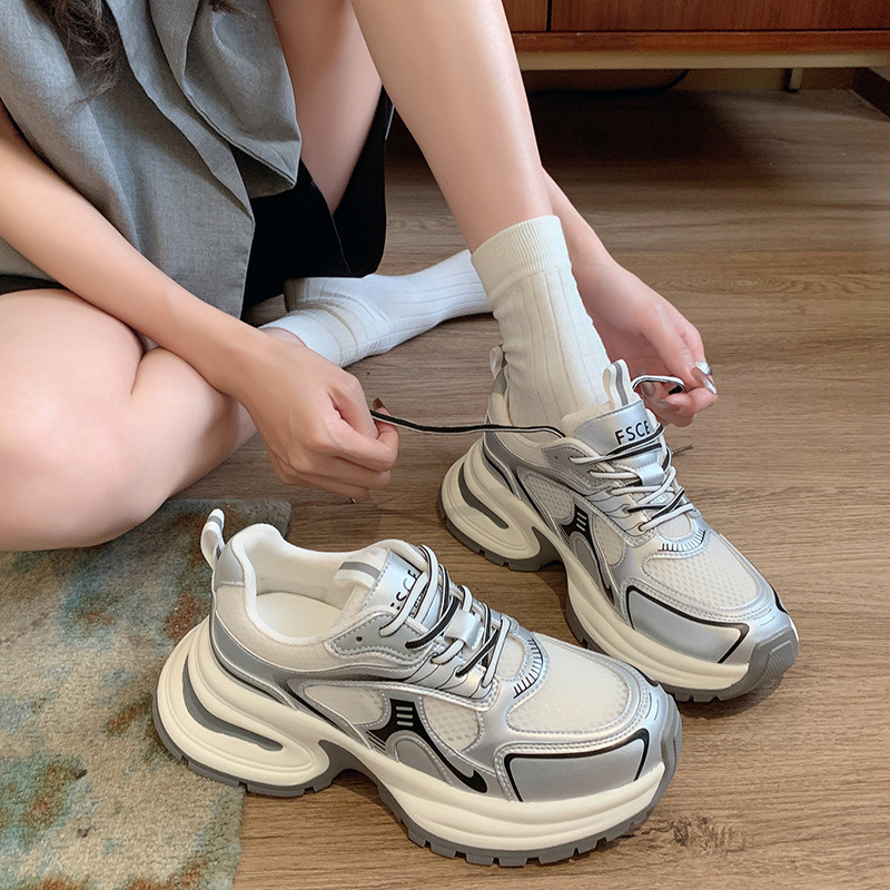 女式休闲单鞋实物图