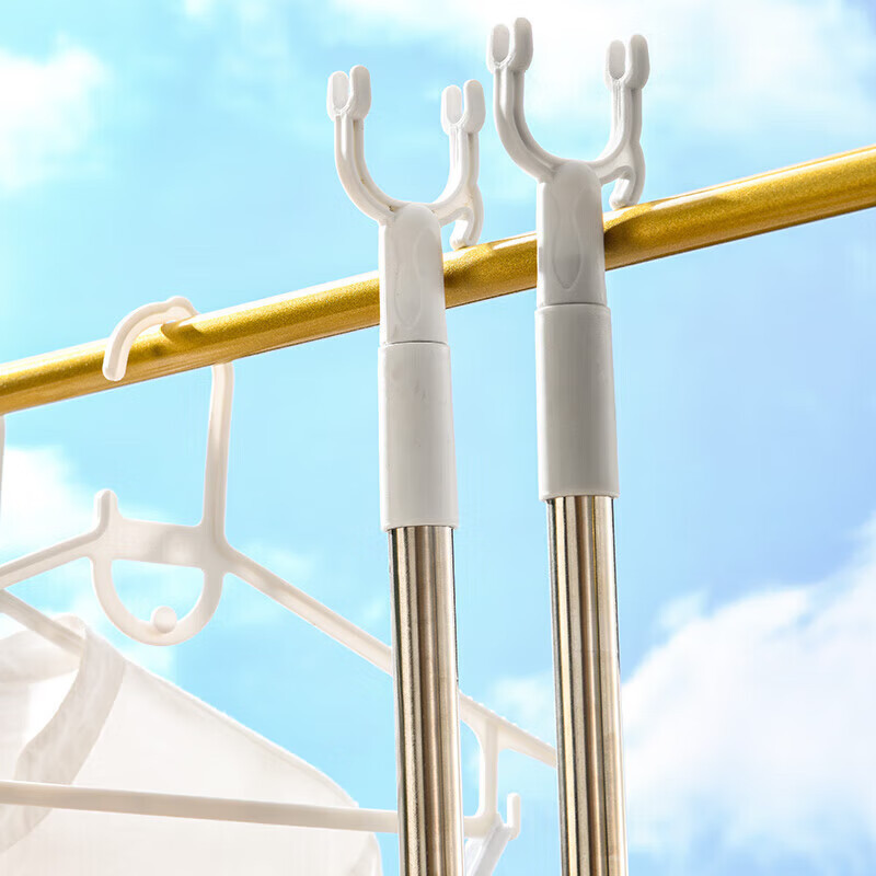 The clothes drying pole can be extended and retracted, and the clothes support rack is thickened. The stainless steel clothes fork and the clothes picking pole are fashionable and gray Application Scenario