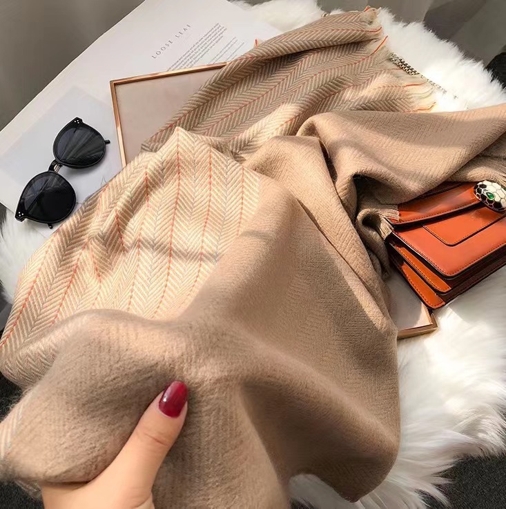 Korean Version Of The New Scarf Female Winter Students Long Thick Shawl Imitation Cashmere Splicing Neck Simple Style Application Scenario