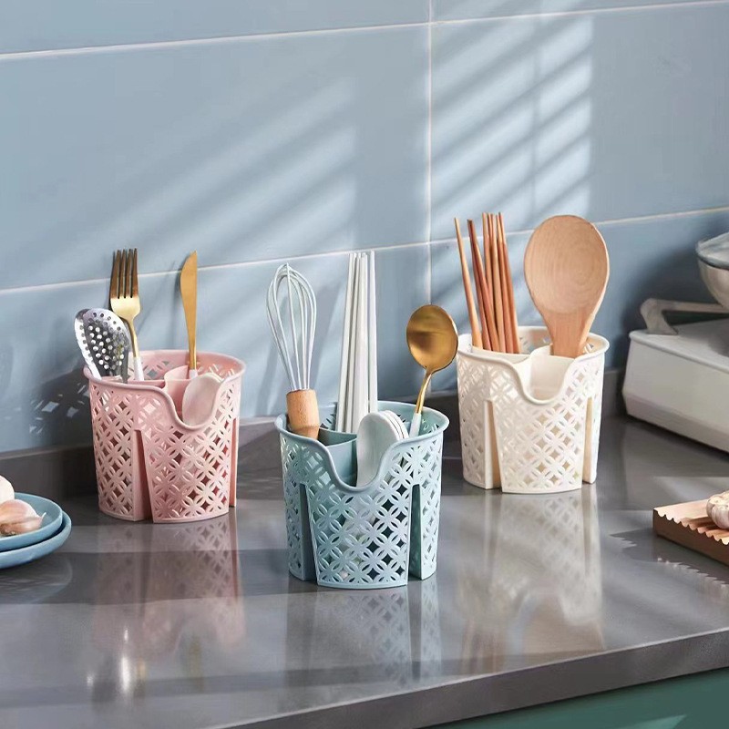 Chopstick holder, kitchen chopstick cage, simple tableware compartments storage box, wall-mounted draining plastic storage rack Application Scenario