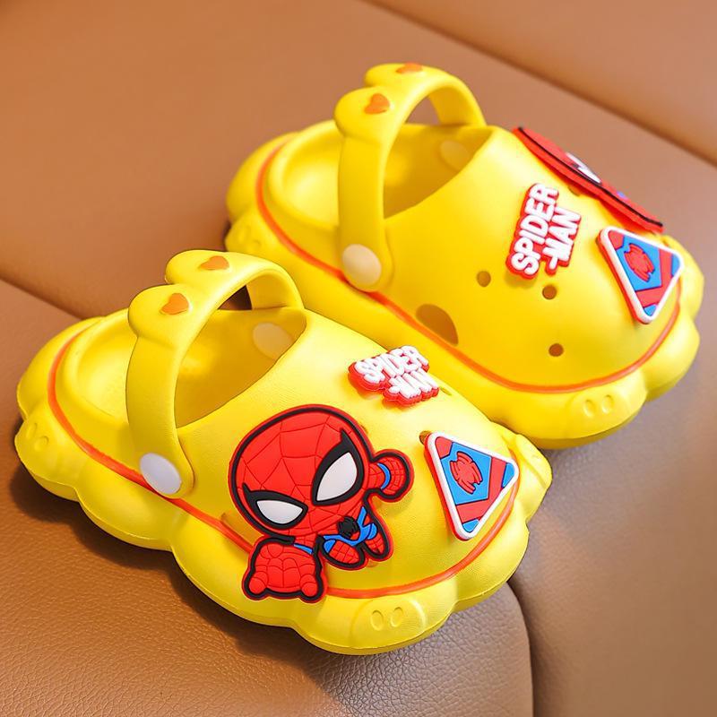 Children's summer cute cartoon slippers, cool slippers with a feeling of stepping on poop, eva slippers for outerwear, wholesale of boys' flip-flops Application Scenario