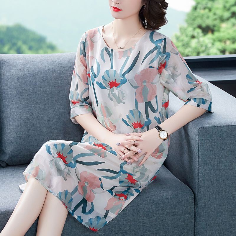 Petite mom summer dress, middle-aged dress, plus-size to cover the belly, 2022 new style of middle-aged and elderly women's chiffon dress details Picture