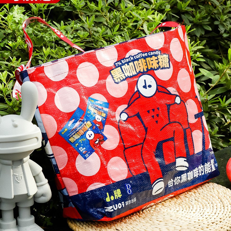 pp plastic woven bags with color printing and film coating, fashionable single-shoulder bags, company promotion, shopping, hand-held woven bags customization Specification image