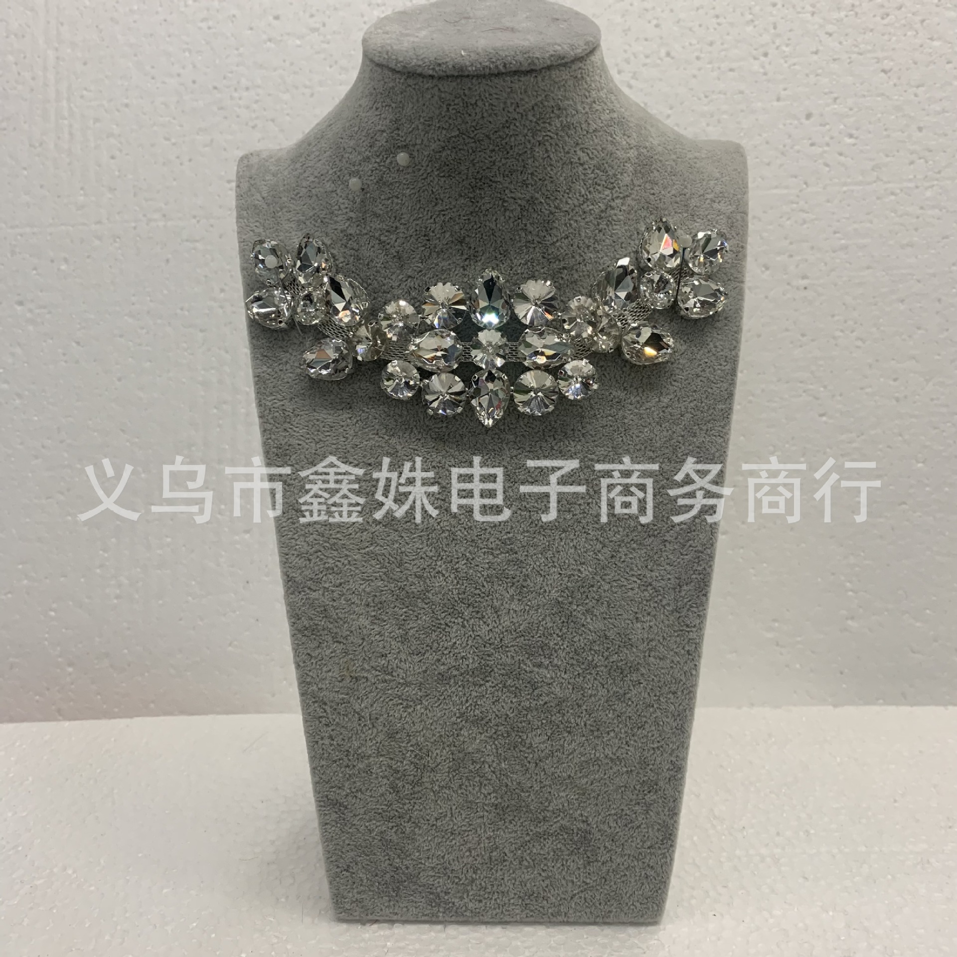 Cross-border hardware, rhinocones, chains, semi-finished products, necklaces, clothes, collar flowers, wedding gowns, bride's suits, shoes, flowers, accessories and accessories