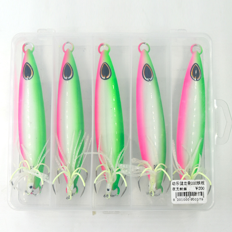 Five boxes of golden spear mackerel baits, each with a long-lasting iron plate luminous bait with hooks and squid, slowly sinking and falling Application Scenario