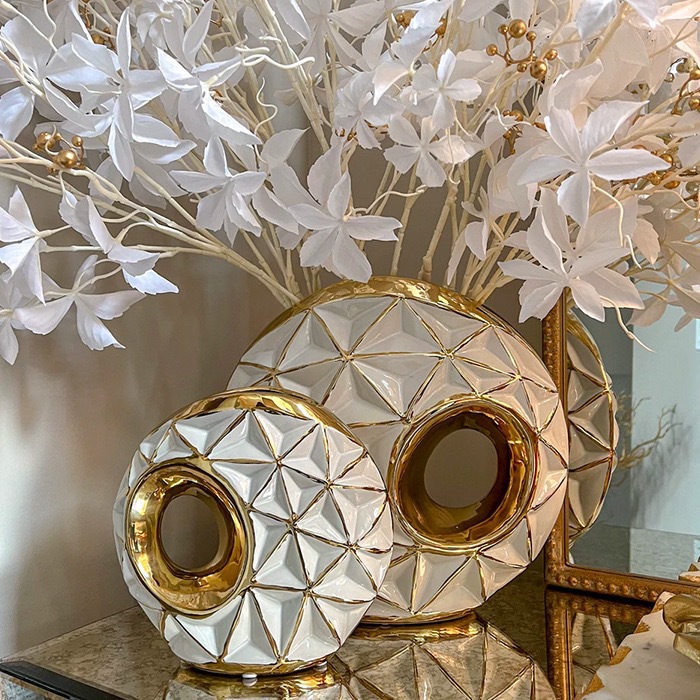 Factory direct European electroplating golden ceramic vase model room Hotel living room light luxury handicrafts decoration Golden castle vase full figure