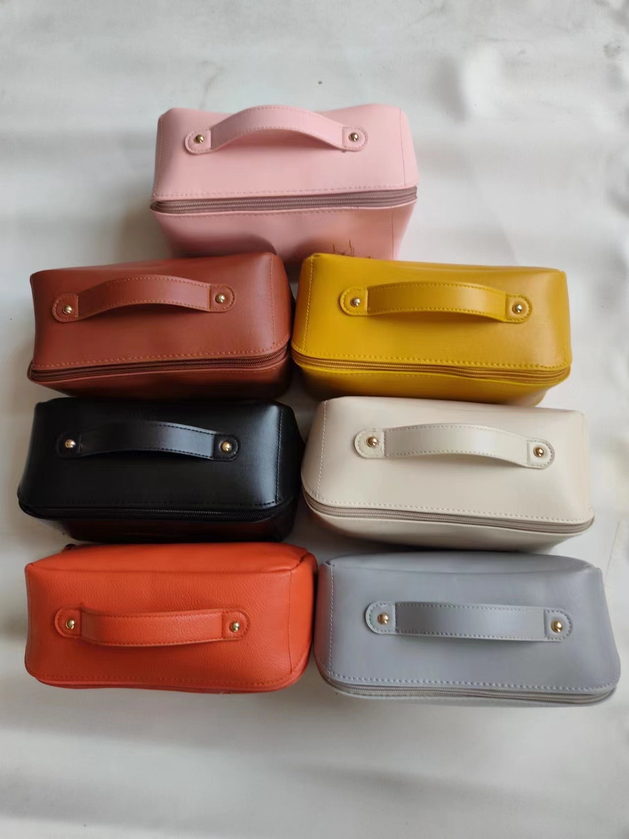 2022 New Advanced Makeup Bag Ins Wind Niche Travel Storage Toiletry Bag Large Capacity Cosmetics Storage Bag details Picture