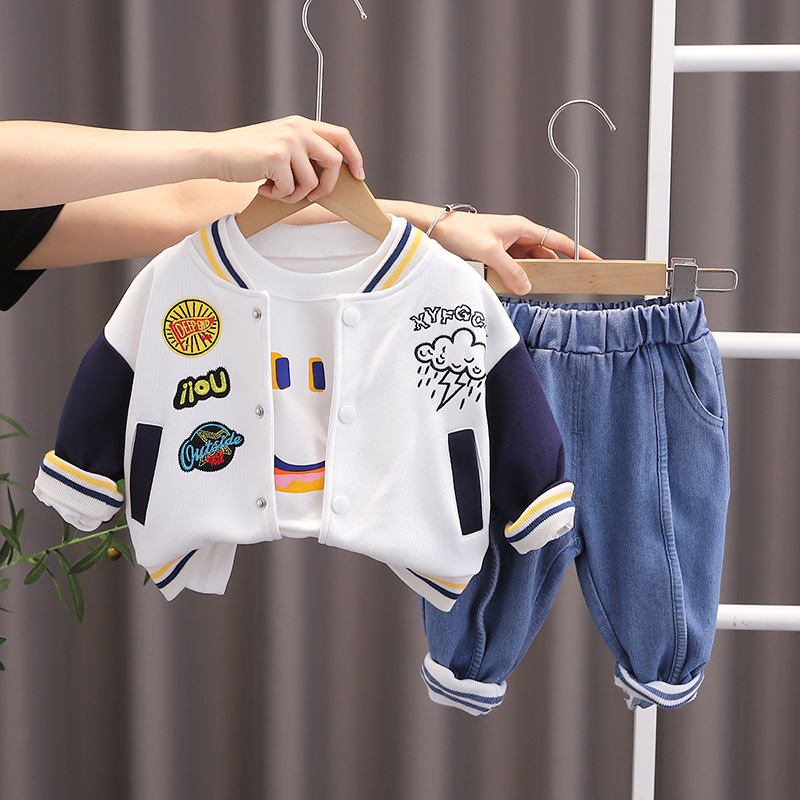 The autumn set for boys is stylish and popular. Two children are cool and trendy. One-year-old baby's autumn little children's clothing and baby clothes for spring and autumn details Picture