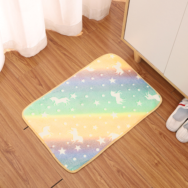 Zhi Qu Life entrance floor MATS, absorbent MATS, bathroom and anti-slip carpets, bedroom luminous sofa MATS, climbing MATS Application Scenario