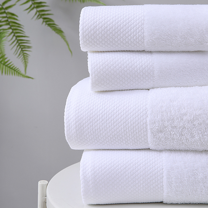 Hotel towels and bath towels with increased water absorption, pure cotton. White towels and bath towels in beauty salons, hotels, hot springs and homestays can be marked with logos details Picture
