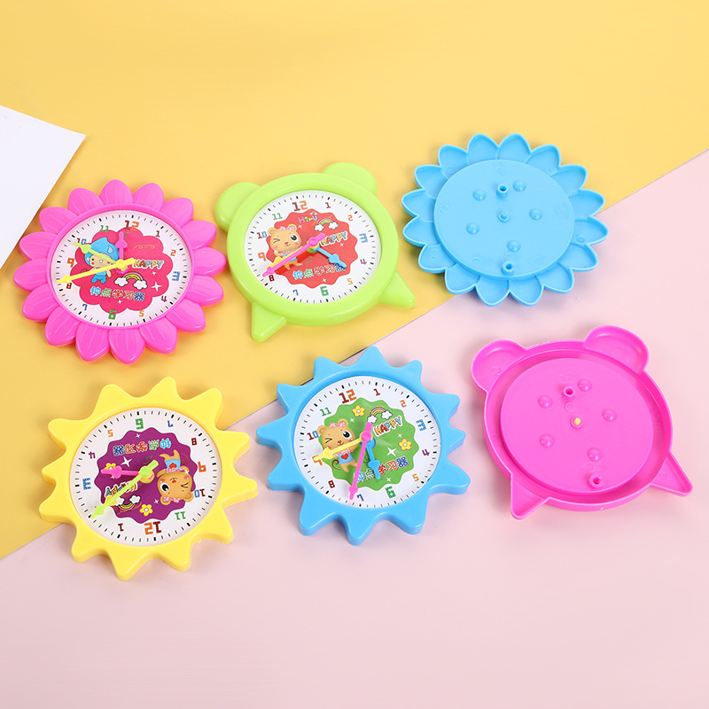 The hourly learning device is a children's early education teaching aid. It features an hourly learning clock face and clock model, and is a tool for students to recognize time Application Scenario