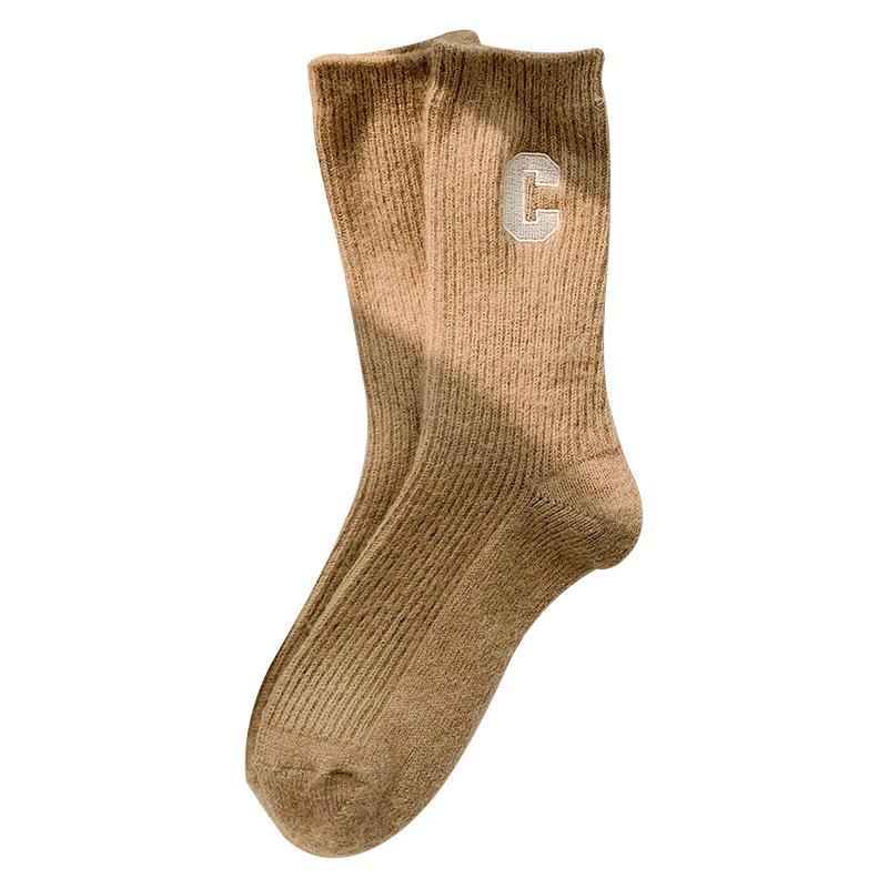 One-piece consignment of socks from the street stall, large C-letter mid-calf socks for women in autumn and winter, thickened and warm Korean cashmere, pile long socks, wool long calf women's socks, one-piece consignment Item Picture