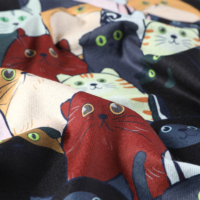 Autumn and winter faux cashmere scarves, shawls, digital printed scarves, faux cashmere cartoon cats, oil painting style, custom-made tassels by the manufacturer Application Scenario