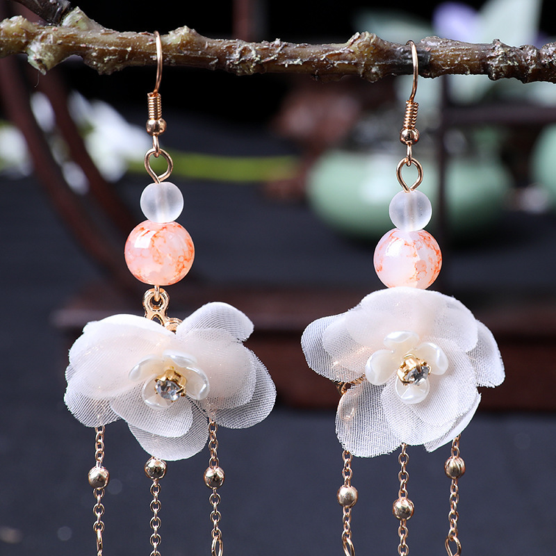 Ancient-style earrings, ethnic-style earrings, champagne-colored silk peach blossom ear hooks, retro and classical style tassel Hanfu earrings Application Scenario