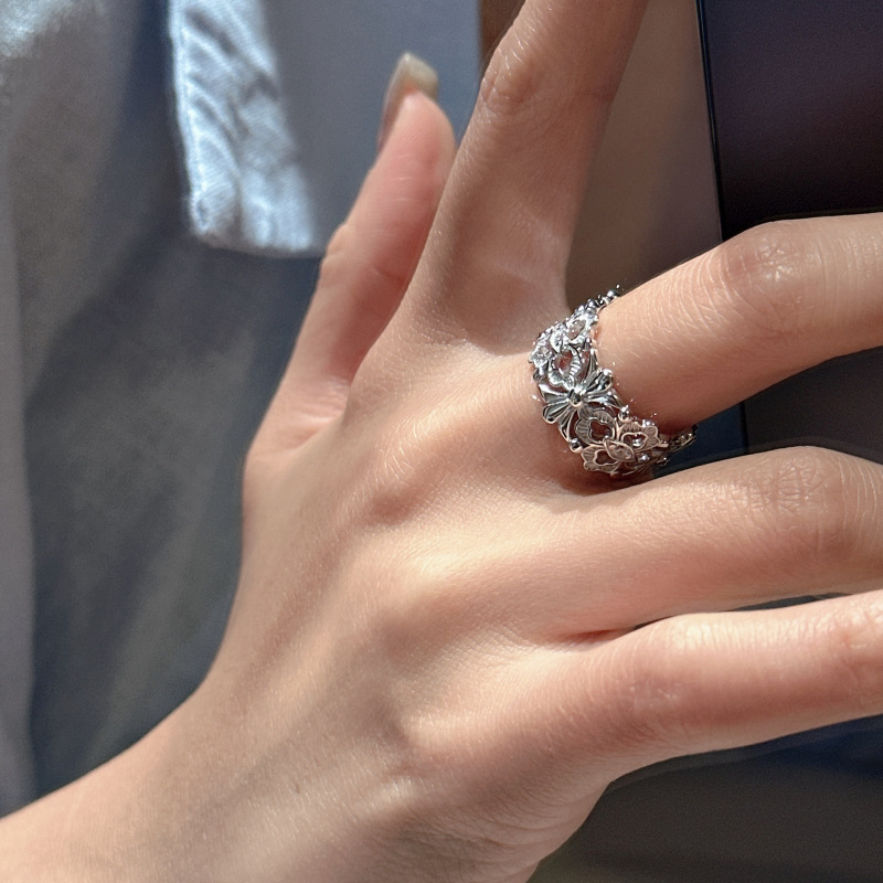 S925 pure silver, a niche and light luxury white gold warbler tail flower ring, a fashionable, simple and classic silver ring jewelry wholesale Specification image