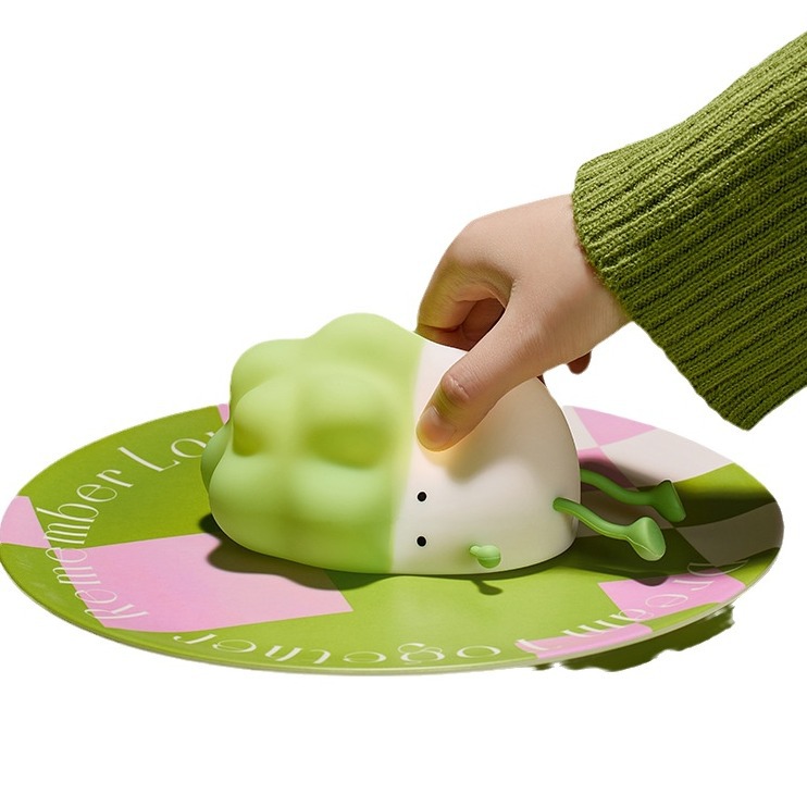 Little Cabbage patting Silicone Lamp, children's bedroom charging bedside lamp, soft Silicone lamp, Little Cabbage silicone night lamp Application Scenario