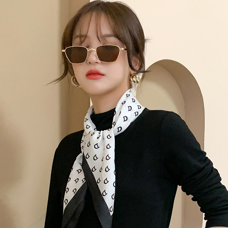 The New Style Of Small Fragrance Quality Silk Scarf Stripes Home Sun Li With A Simple Korean Version Of Black And White Professional Small Scarf Specification drawing