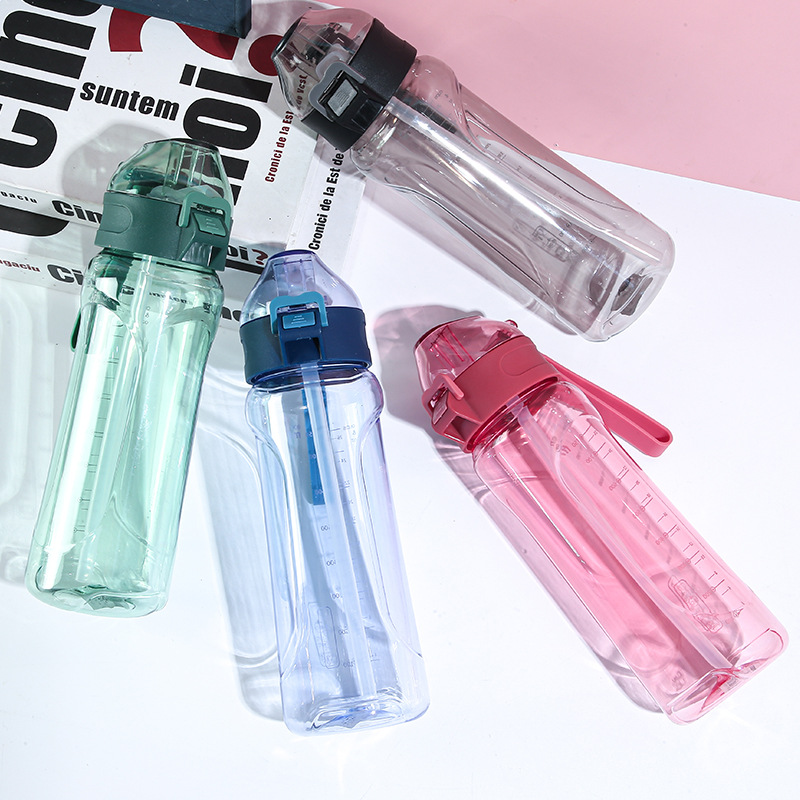 Korean creative pop-up lid cup, straw, silicone spout, sports water cup, large-capacity plastic cup, space cup, sports water bottle Application Scenario