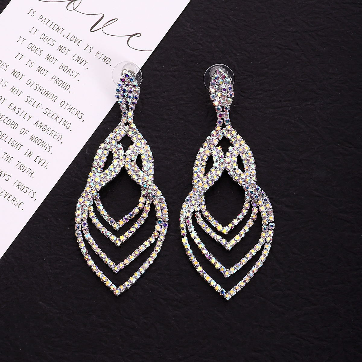 Wholesale of Japanese and Korean style personalized, fashionable and luxurious full-diamond earrings, long multi-layer teardrop-shaped welded earrings, and evening dress accessories Application Scenario