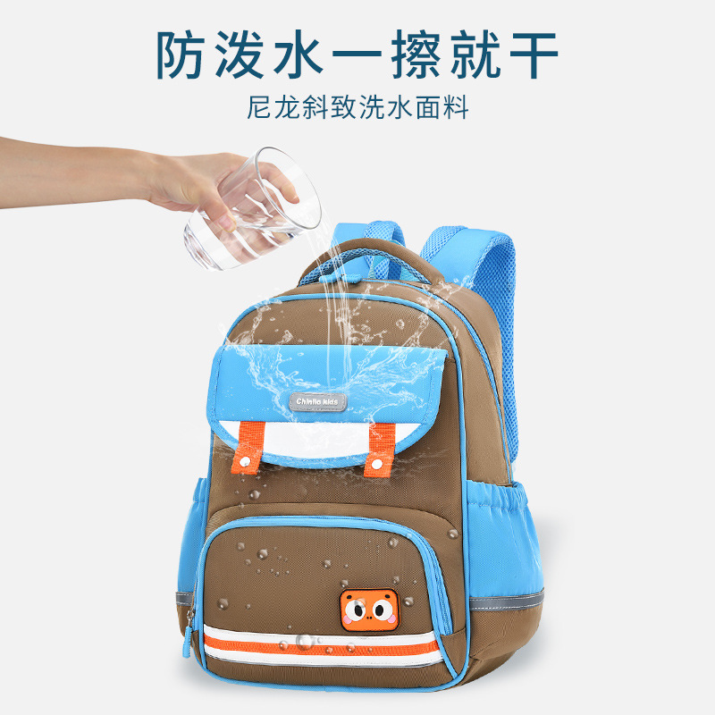 2023 New Children's schoolbag for primary school students from grades 1 to 6, with large capacity for boys and girls to support the spine and reduce the burden Application Scenario