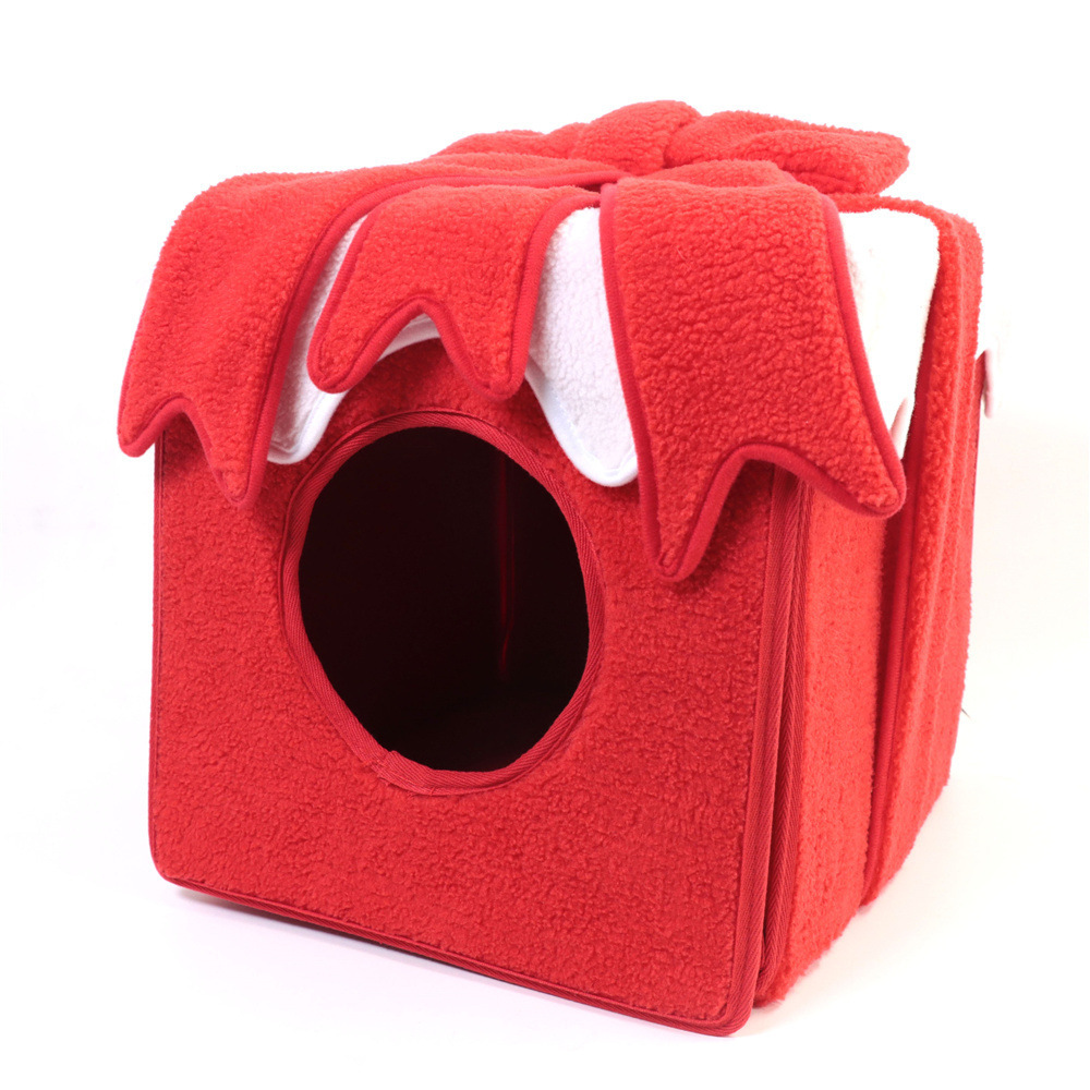Pet Bed Christmas Edition Large Space dual-purpose square gift box Pet bed Fully enclosed winter warm cat bed Application Scenario