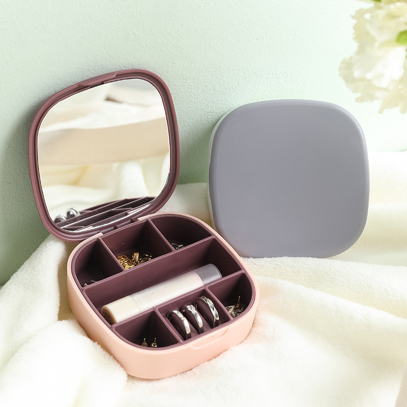 Bring a mirror jewelry box Application Scenario