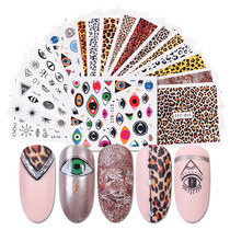 The popular watermarking transfer sticker on nails is on the Internet in Europe and America